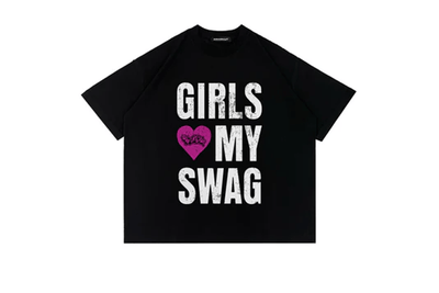 Ein beliebter 22DABE22 Girls Love My Swag T-Shirt Black. - Valued