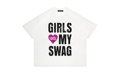 Ein beliebter 22DABE22 Girls Love My Swag T-Shirt White. - Valued