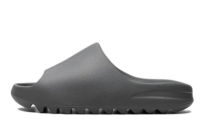Ein beliebter Adidas Yeezy Slide Slate Grey. - Valued