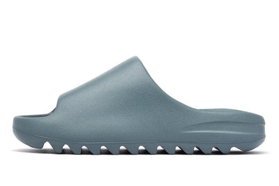 Ein beliebter Adidas Yeezy Slide Slate Marine. - Valued