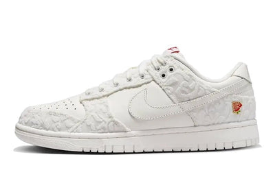 Ein beliebter Nike Dunk Low Give Her Flowers. - Valued