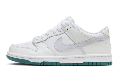 Ein beliebter Nike Dunk Low White Grey Teal. - Valued
